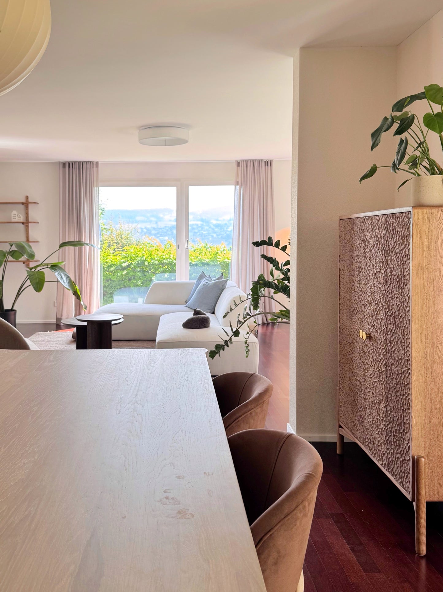 Areuse Highboard aus Massiver Eiche