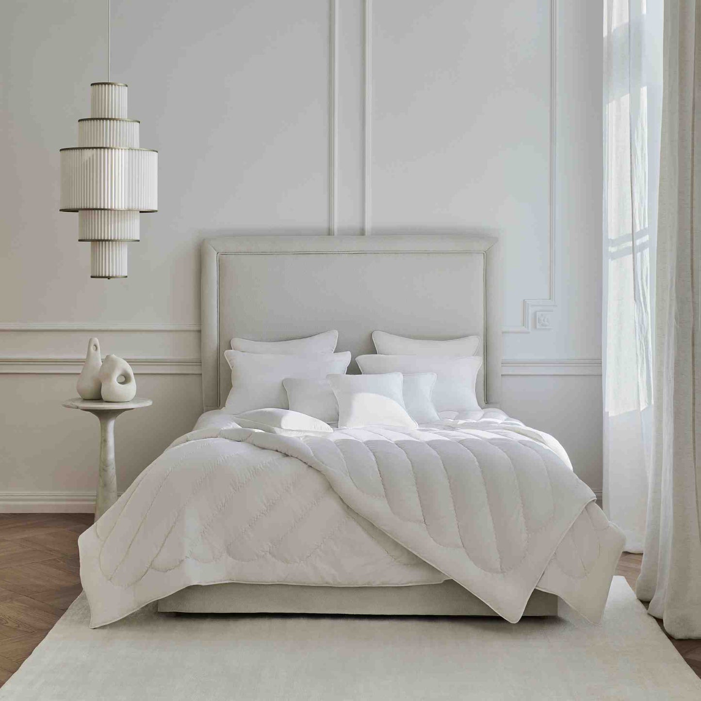 Interior arrangement with the ÉTAUDORE winter handmade alpaca duvet