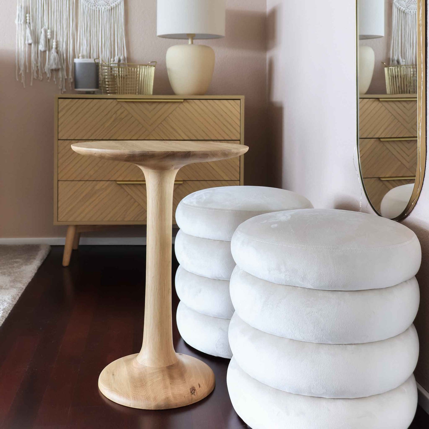 Interior arrangement with the ÉTAUDORÉ Lianna side table crafted from solid oak wood