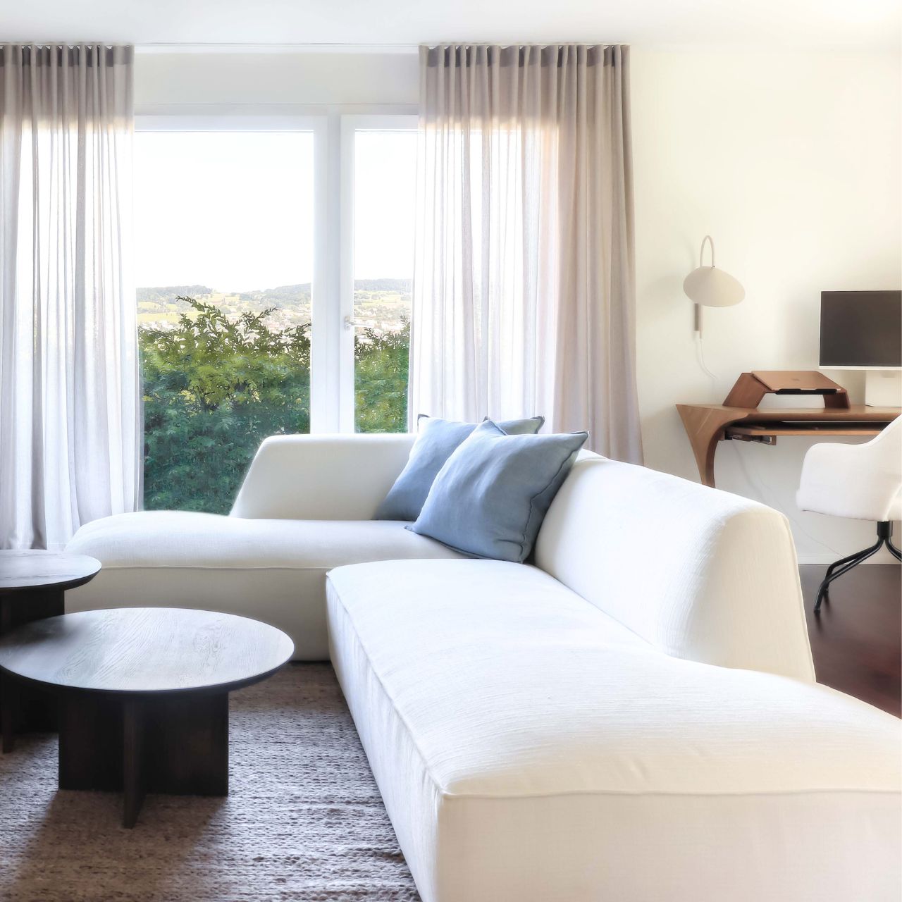 ÉTAUDORÉ Saane sofa in white-cream in the ÉTAUDORÉ showroom