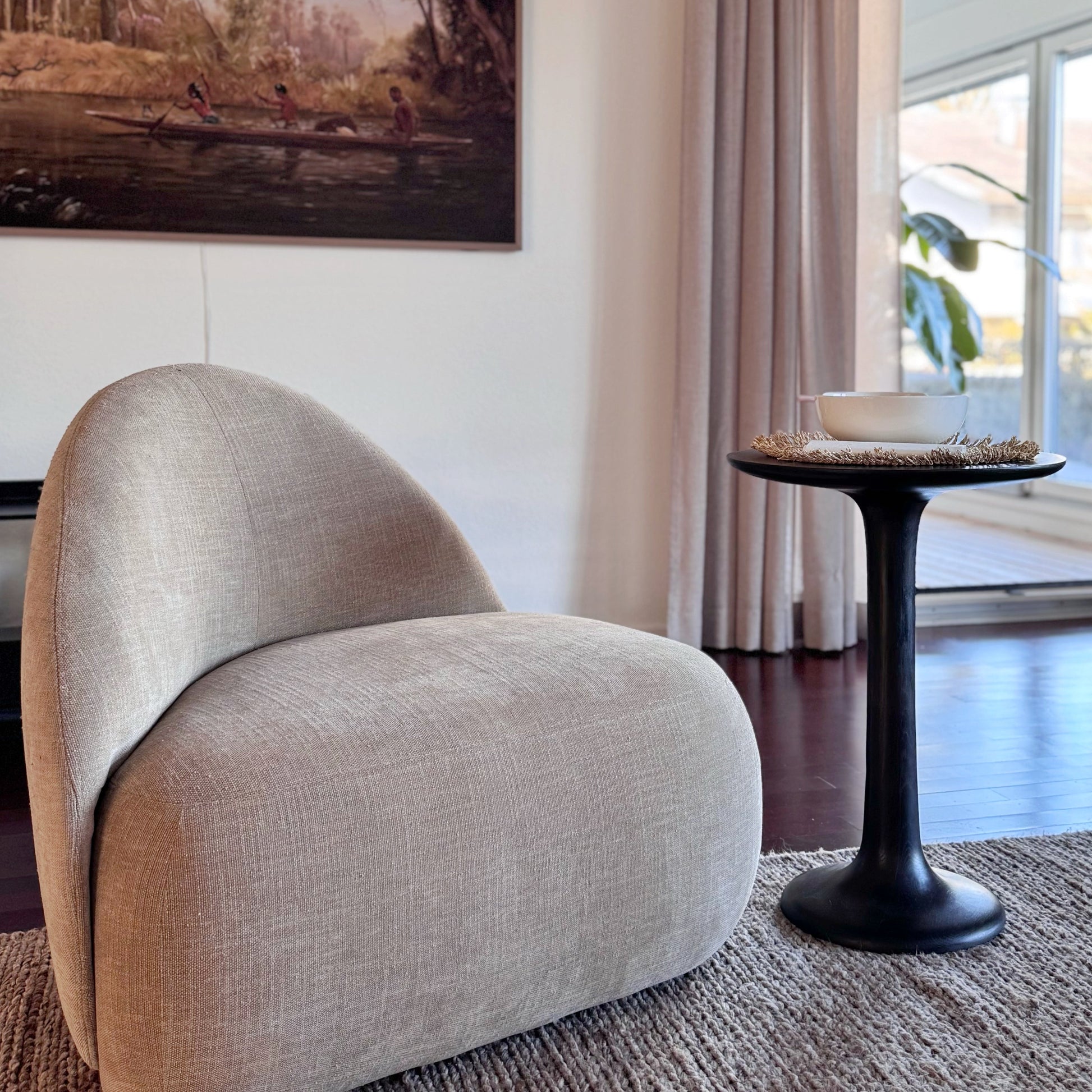 Etaudore Lianna Accent Table