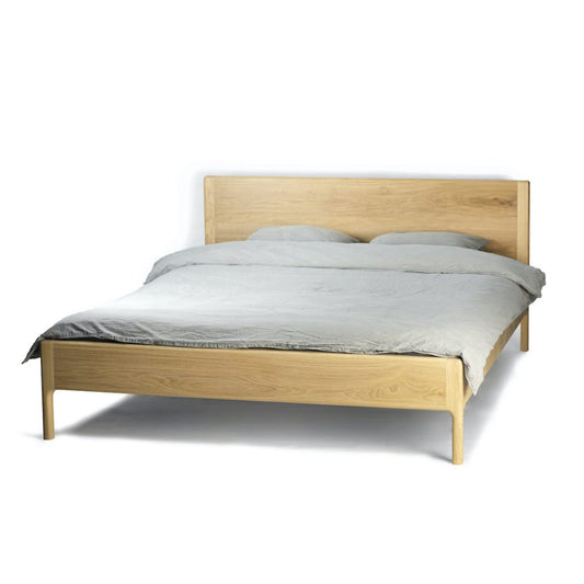 Breithorn-Bett aus Eichenholz